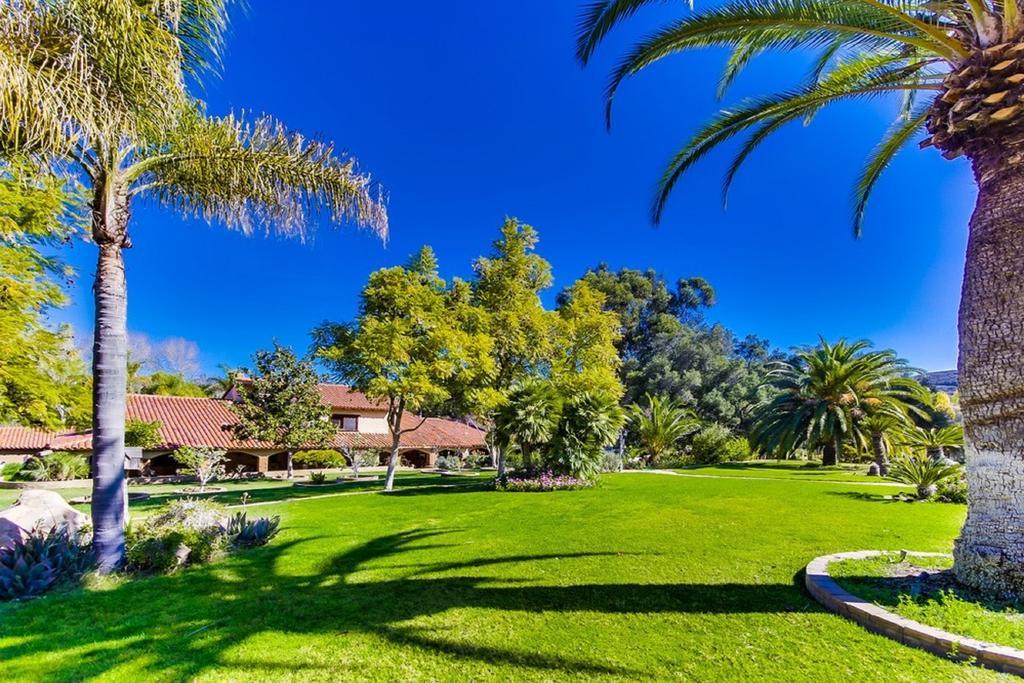 Vineyard Hacienda Hotel Spring Valley  Bagian luar foto